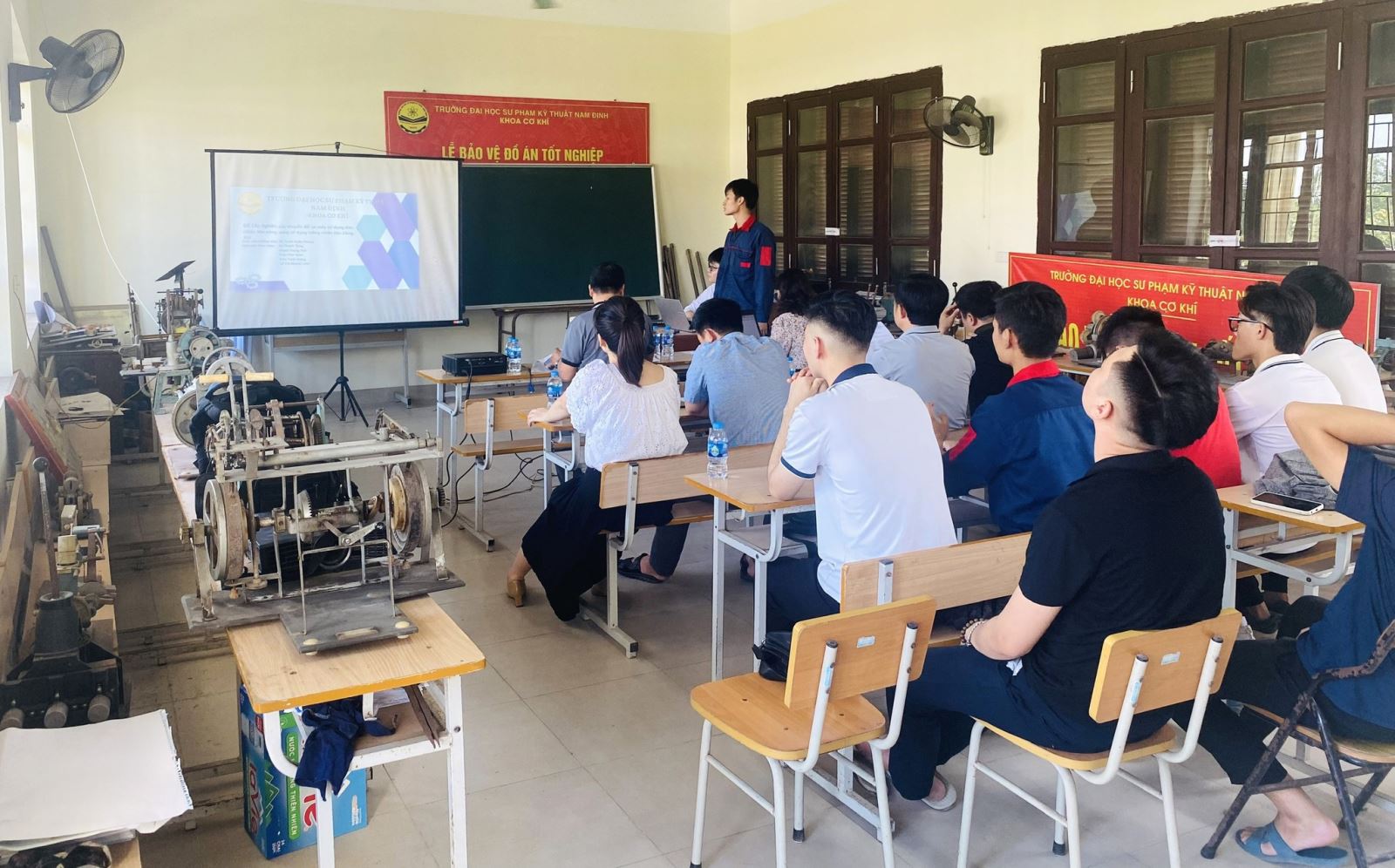 Nghiệm thu đề tài nghiên cứu khoa học sinh viên ngành Cơ khí động lực năm học 2024 – 2025