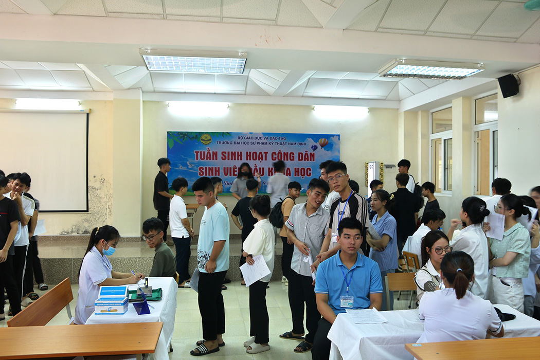 Trường Đại học Sư phạm Kỹ thuật Nam Định tổ chức khám sức khỏe cho Tân sinh viên K20