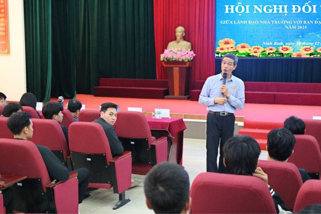 Hội nghị Đối thoại Lãnh đạo Nhà trường với Sinh viên năm 2025 và Lễ trao học bổng Toyota