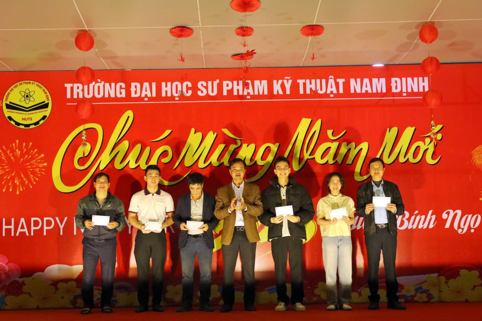 Công đoàn Trường Đại học Sư phạm Kỹ thuật Nam Định phối hợp tổ chức chương trình “Hội Tết Truyền thống - Thắp lửa tuổi trẻ” Xuân Bính Ngọ - 2026