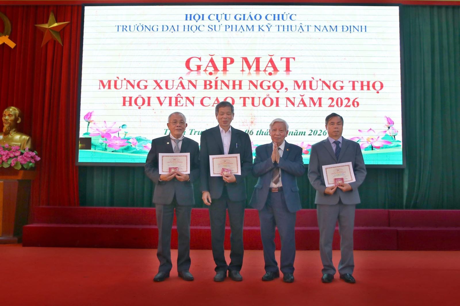 Hội Cựu giáo chức ĐH SPKT Nam Định gặp mặt mừng Xuân, mừng thọ 2026