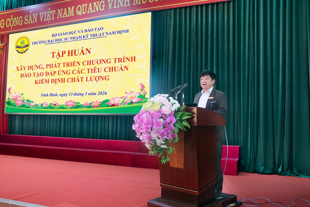 Nâng cao năng lực xây dựng và phát triển chương trình đào tạo đáp ứng chuẩn kiểm định chất lượng mới
