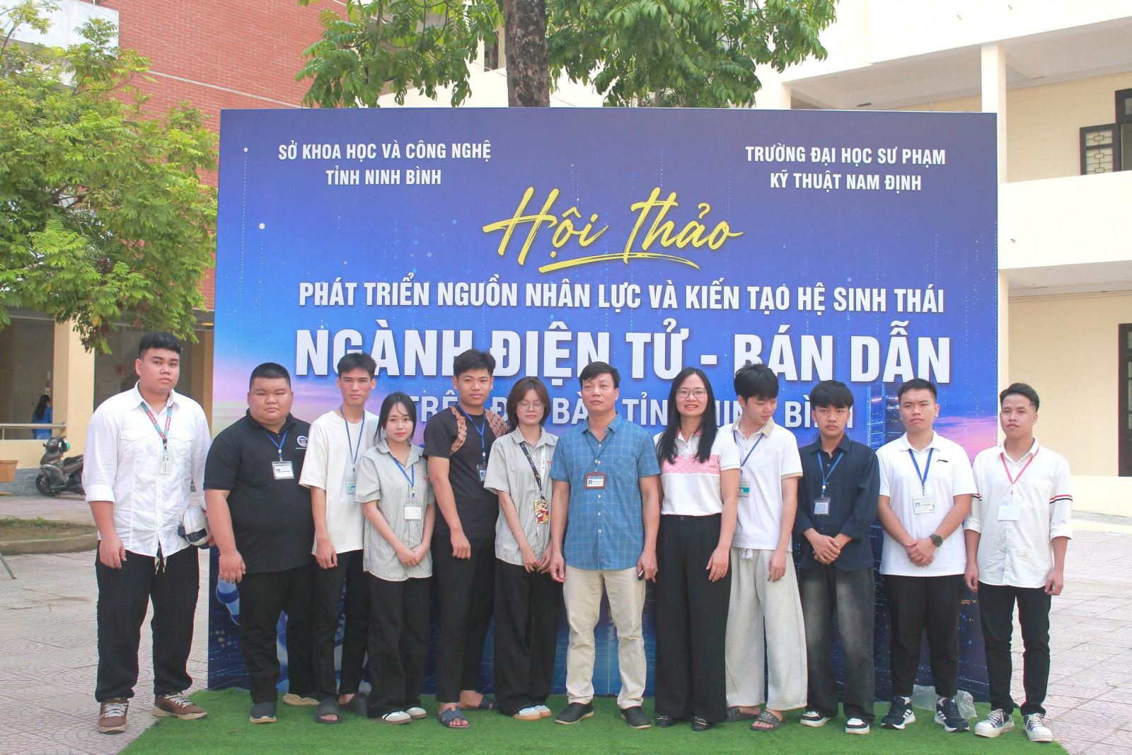 Báo và Phát thanh, Truyền hình Ninh Bình đưa tin: Trường ĐH SPKT Nam Định phối hợp tổ chức Hội thảo phát triển nguồn nhân lực ngành Điện tử - Bán dẫn