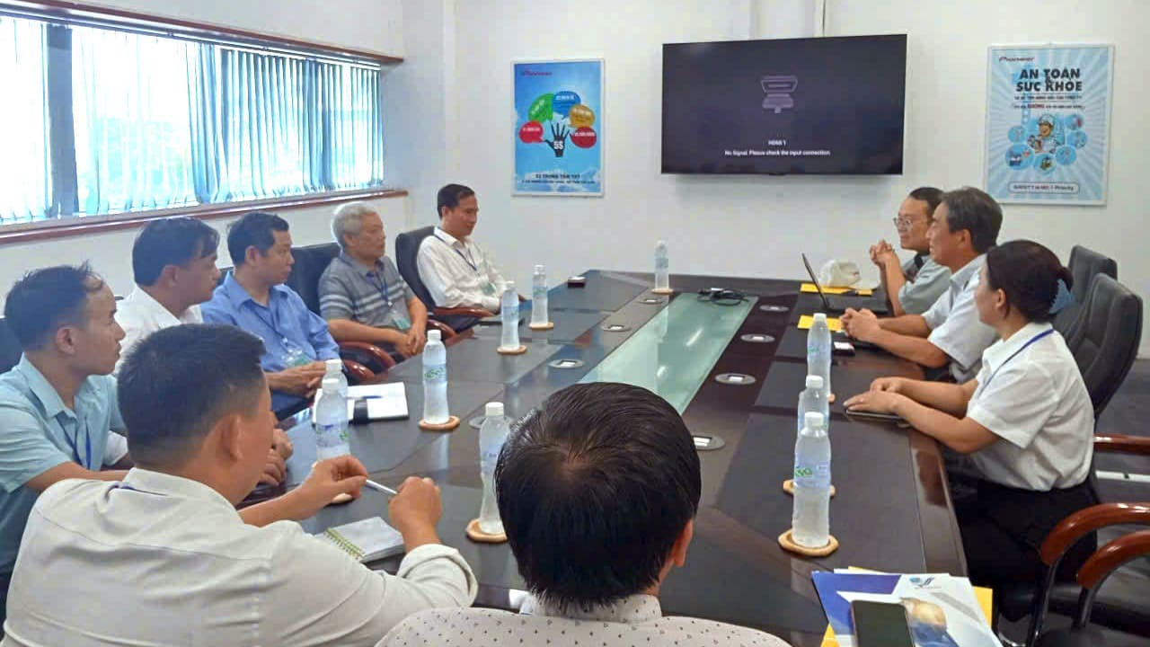 Đoàn công tác Trường Đại học Sư phạm Kỹ thuật Nam Định làm việc với đại diện doanh nghiệp nhằm thúc đẩy hợp tác đào tạo và phát triển nguồn nhân lực chất lượng cao.