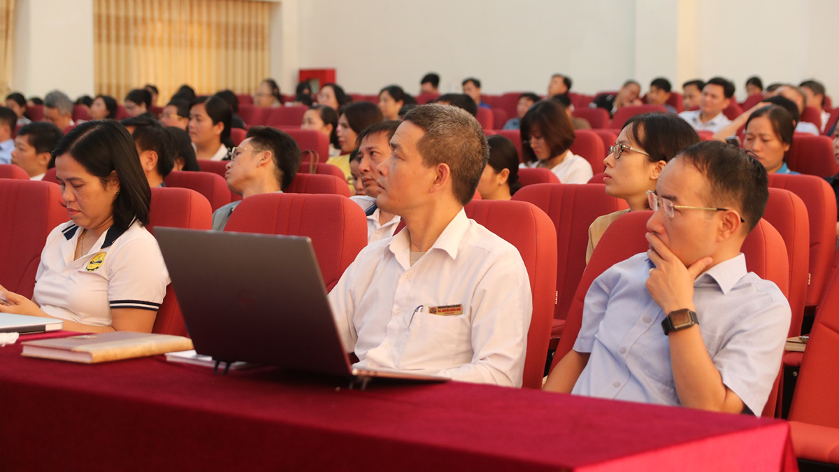 Trường ĐH SPKT Nam Định tập huấn quản trị đại học OKR/KPI & ứng dụng AI