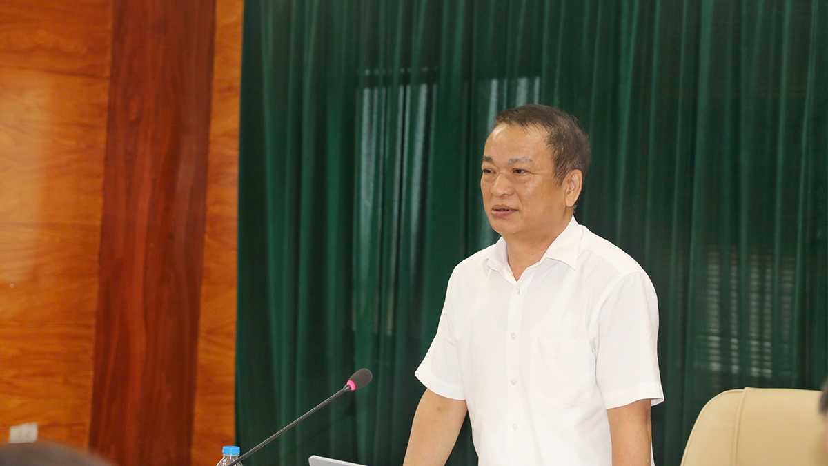 GS. TS. Phạm Hồng Quang - Chủ tịch Hội đồng Khoa học và Đào tạo chủ trì phiên họp