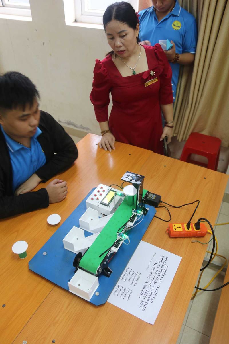 42 mô hình tranh tài tại Vòng sơ khảo Hội thi Sáng tạo kỹ thuật Khoa Điện - Điện tử lần thứ XIV