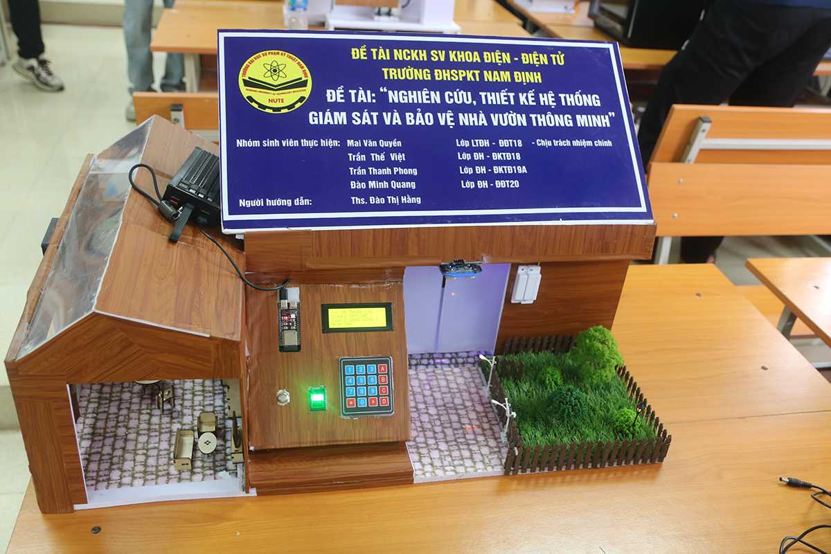 42 mô hình tranh tài tại Vòng sơ khảo Hội thi Sáng tạo kỹ thuật Khoa Điện - Điện tử lần thứ XIV