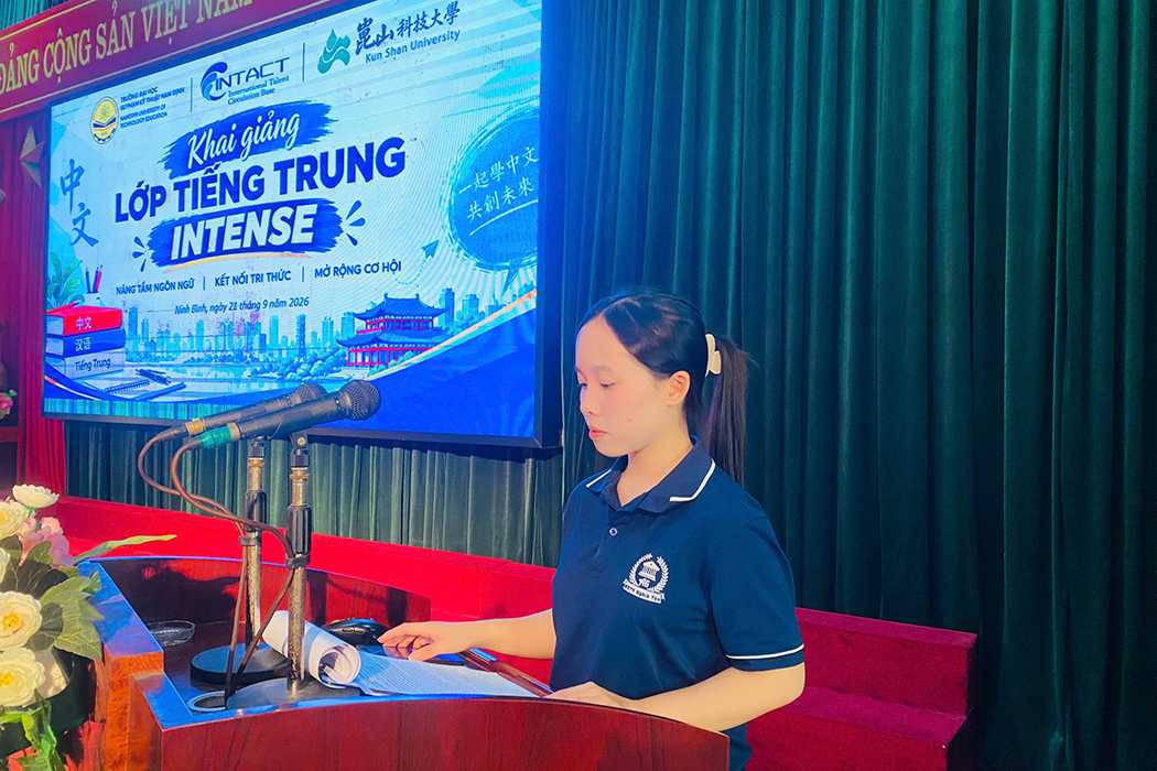 Đại diện học viên phát biểu