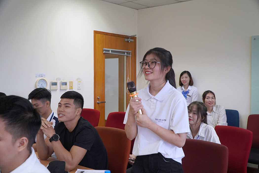 Sinh viên Nhà trường hào hứng thảo luận tại Hội thảo